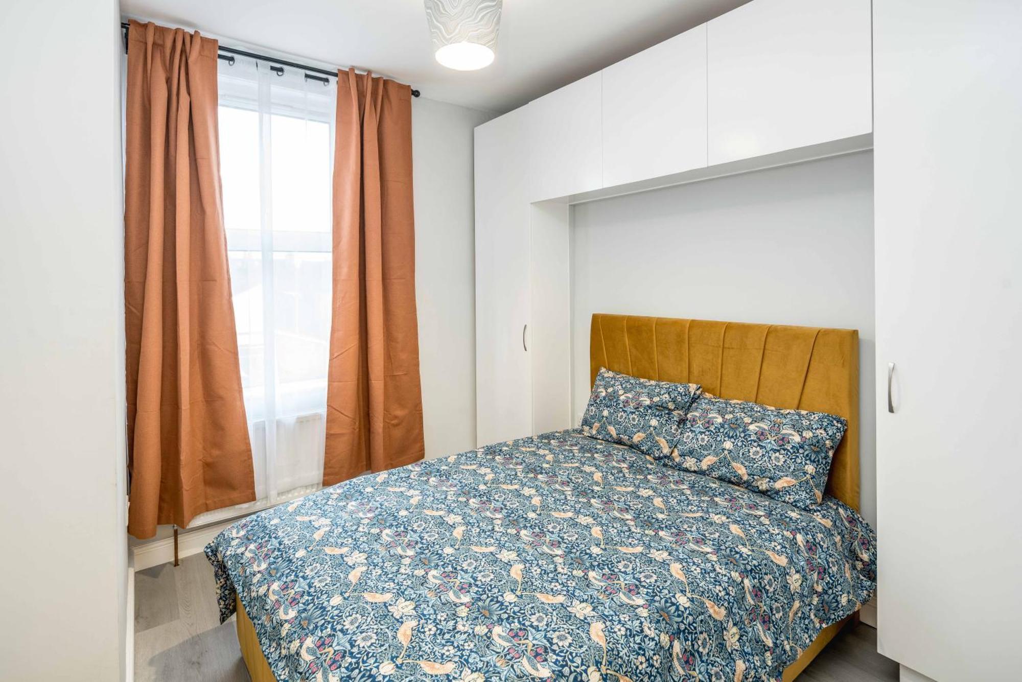 Free Parking, 2 Beds,Close To Train Station Bedford Ngoại thất bức ảnh