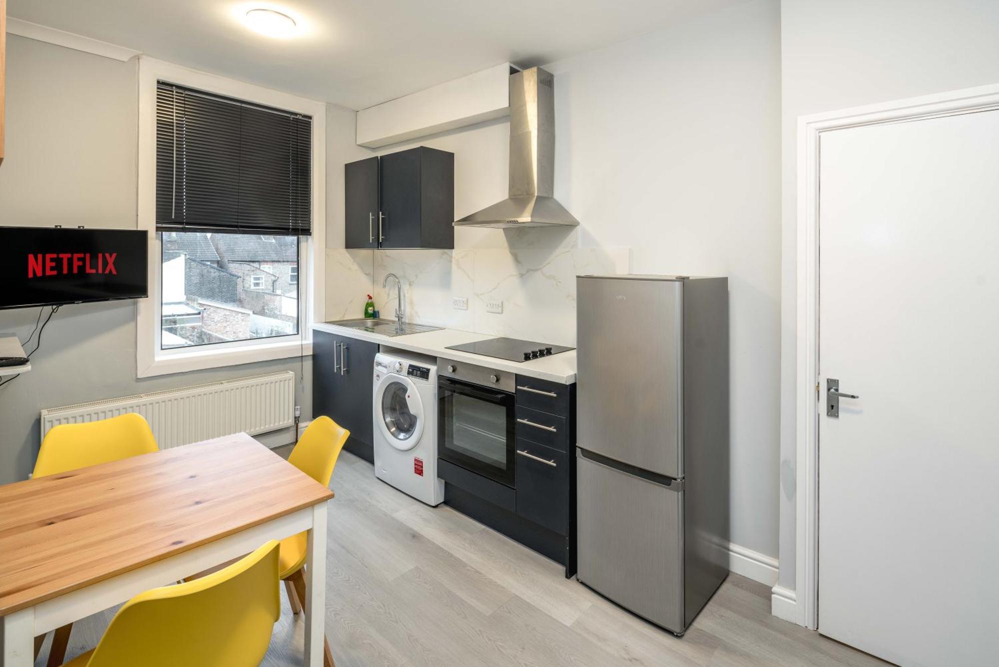 Free Parking, 2 Beds,Close To Train Station Bedford Ngoại thất bức ảnh